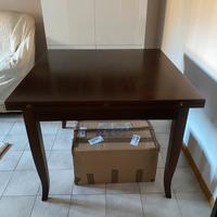 Tavolo in noce con apertura a libro