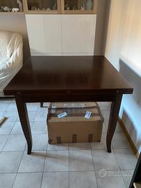 Tavolo in noce con apertura a libro