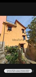 Casa a beverino castello