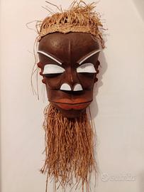Maschera africana etnica in legno 
