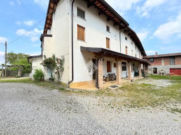 PORZIONE DI TRIFAMILIARE A VARMO