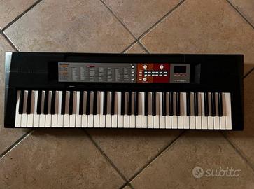 Tastiera Yamaha PSR F50