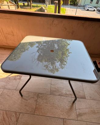 Tavolo da esterno in metallo e vetro 80x95 cm
