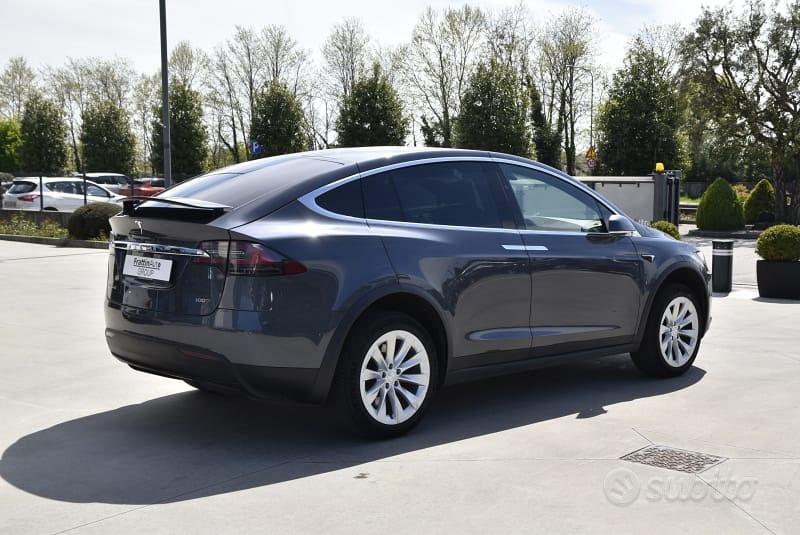 Tesla Model X 2017 photo 3