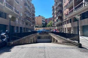 Trieste, posto moto in V.le R. Sanzio