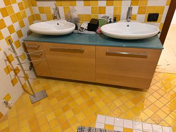 GRATIS  MOBILE BAGNO E SPECCHIO