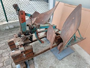 Aratro monovomere reversibile + carrello di movime