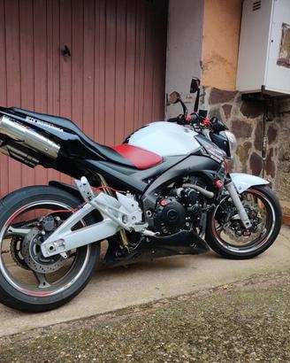 Suzuki GSR 600 (depo)