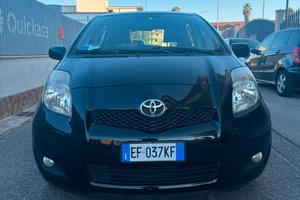 Toyota Yaris 1.0 5 porte Sol ANNO 2010