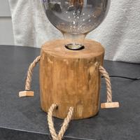 lampada da tavolo in legno artigianale