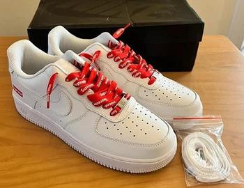 Sneakers Supreme x Nike Air Force 1 bianche 👟45