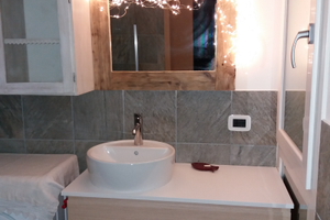 Monolocale a piano terra ben arredato