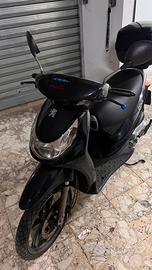 Peugeot looxor 150
