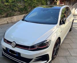 Volkswagen Golf GTI 7.5 340cv bianco perla