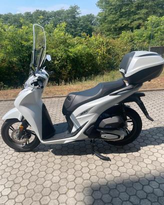 Honda SH 150i 2024 – Solo 1500 km – Pari al nuovo