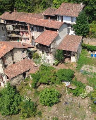 CASA SEMINDIPENDENTE A SAGLIANO MICCA