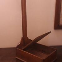 antico portaoggetti in legno