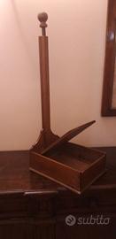 antico portaoggetti in legno