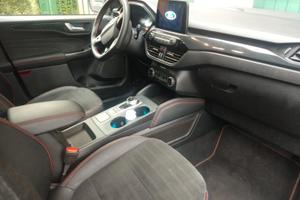 Ford Kuga Plug-in Hybrid + benzina Modello St Line