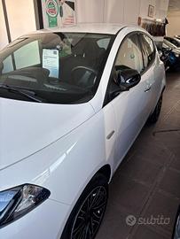 Lancia Ypsilon 1.0 FireFly 5 porte S&S Hybryd Gold