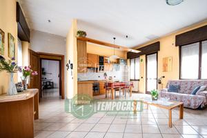 Centro 5 locali indipendete senza spese libero sub