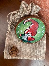 Calamita su legno dipinta a mano