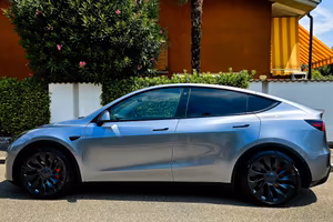 Tesla Model Y Performance. AWD – Quicksilver