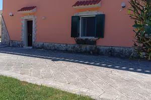 Villetta autonoma a due passi dal centro abitato