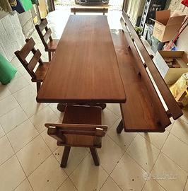 Tavolo in legno massello di noce