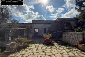 VILLA PANORAMICA con TRULLO in ZONA RESIDENZIALE