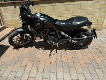Ducati scrambler Italia indipendent