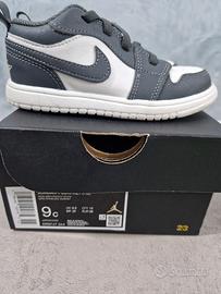 scarpe bimbo/a Jordan n 26 come nuove