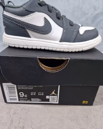 scarpe bimbo/a Jordan n 26 come nuove