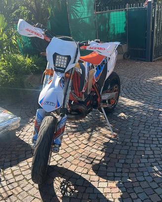 Ktm 300 exc six days2015