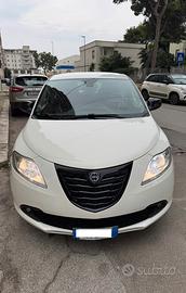 Lancia y