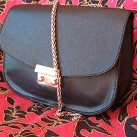 pochette nera in ecopelle 