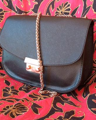 pochette nera in ecopelle 