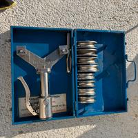 Curvatore idraulico di tubi di rame