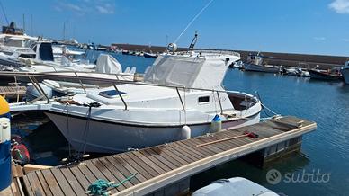 Barca a motore cabinato PROTEO 23 turbo diesel