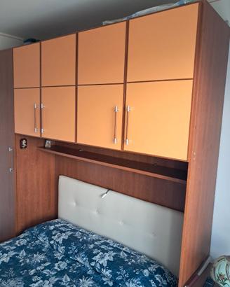 Cameretta a ponte e letto contenitore