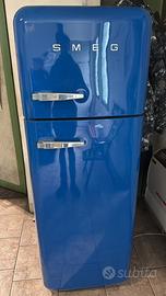 Frigorifero Smeg blu anni 50 design con freezer