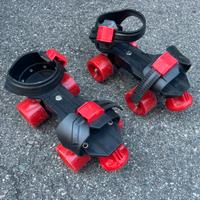 Due paia di pattini per bambini