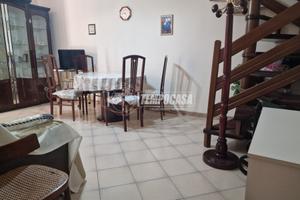 Comoda casa indipendente con deposito di 40mq
