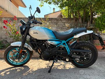 Royal Enfield Guerrilla 450 Brava Blue – 2.200 km