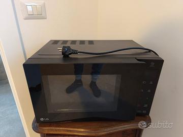 Microonde LG MH6535GIB con Grill
