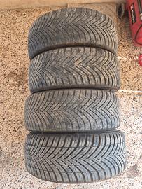 4 Gomme 215/45R17