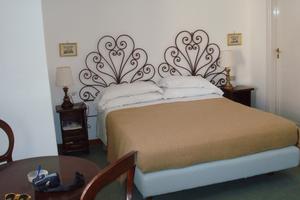 CAPRI-Due posti letto in stanza singola