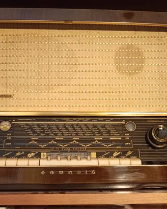 Radio d'epoca GRUNDING Funzionante.