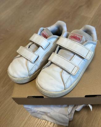 Sneakers Adidas bimba bianche, numero 25,5