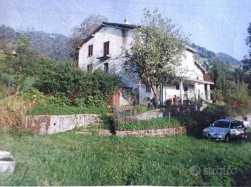 Cascina servita da strada in zona panoramica